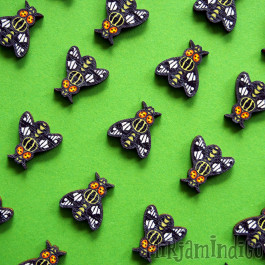 Blind Fly Small -nappikorvakorut